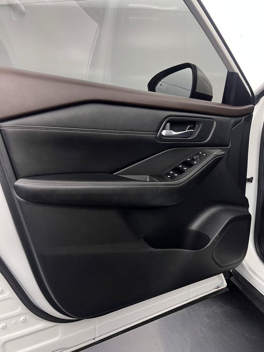 Used 2023 Nissan Rogue SV w/ SV Premium B Package FWD image 29
