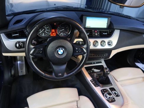 Used 2011 BMW Z4 sDrive30i image 18