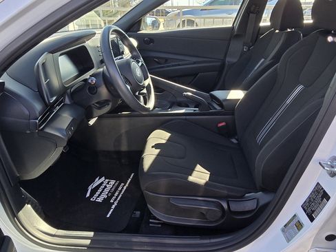 Used 2025 Hyundai Elantra Sport image 24