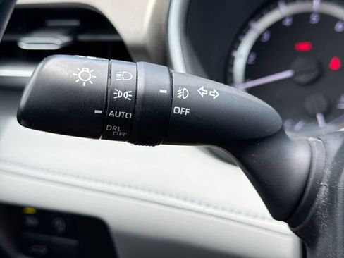 Used 2023 Toyota Highlander XLE FWD image 28