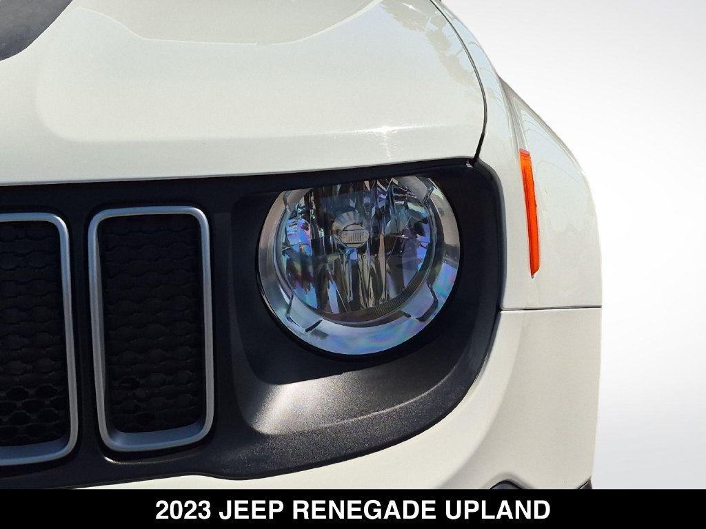 Used 2023 Jeep Renegade Latitude AWD/4WD image 10