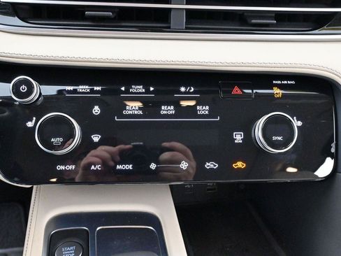 Used 2023 INFINITI QX60 Pure AWD/4WD image 24