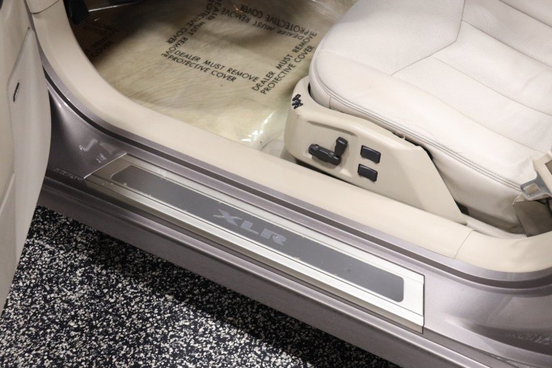 Used 2005 Cadillac XLR RWD image 39