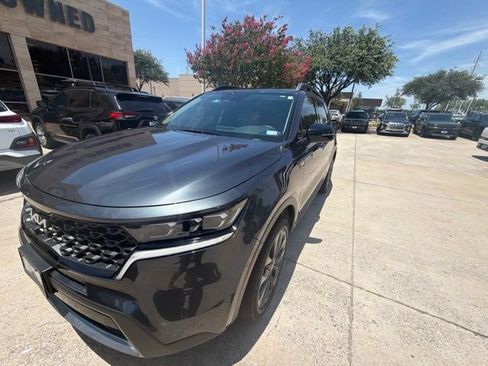 Used 2023 Kia Sorento SX Prestige AWD/4WD image 2