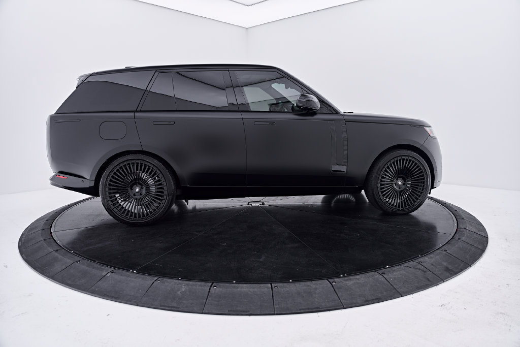 Used 2025 Land Rover Range Rover SE AWD/4WD image 13