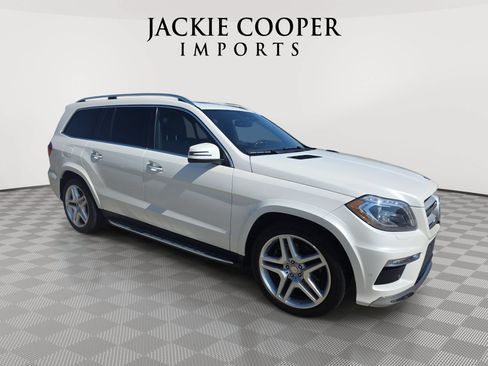 Used 2015 Mercedes-Benz GL 550 4MATIC image 3