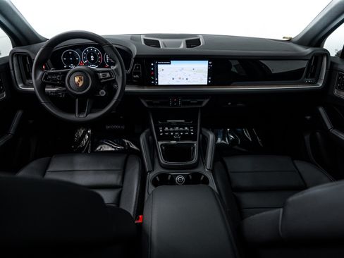 Certified 2026 Porsche Cayenne AWD/4WD image 12