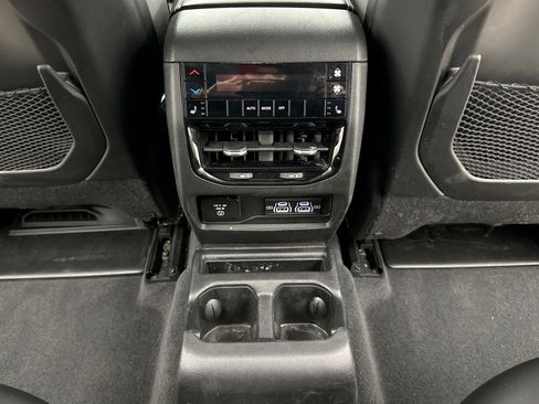 Used 2021 Jeep Grand Cherokee L Limited AWD/4WD image 19