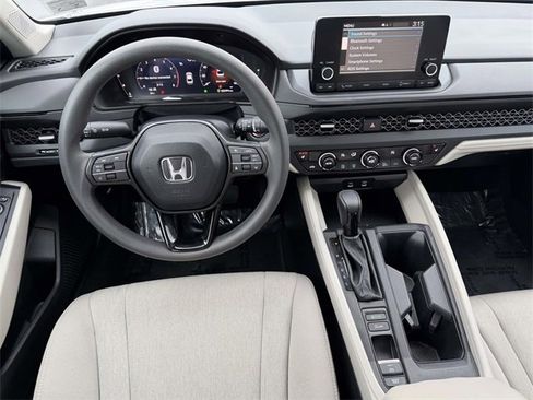 Used 2023 Honda Accord EX image 13