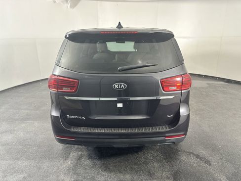 Used 2021 Kia Sedona LX image 7