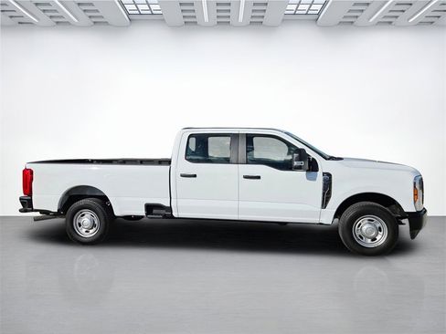 Used 2024 Ford F350 XL image 4