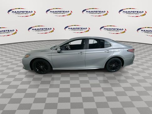 Used 2018 Toyota Camry SE w/ Convenience Package image 5