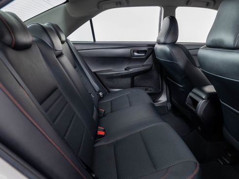 Used 2017 Toyota Camry SE image 22