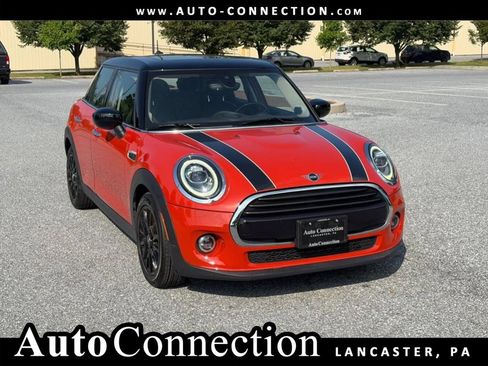 Used 2020 MINI Cooper 4-Door Hardtop w/ Premium Package FWD image 1