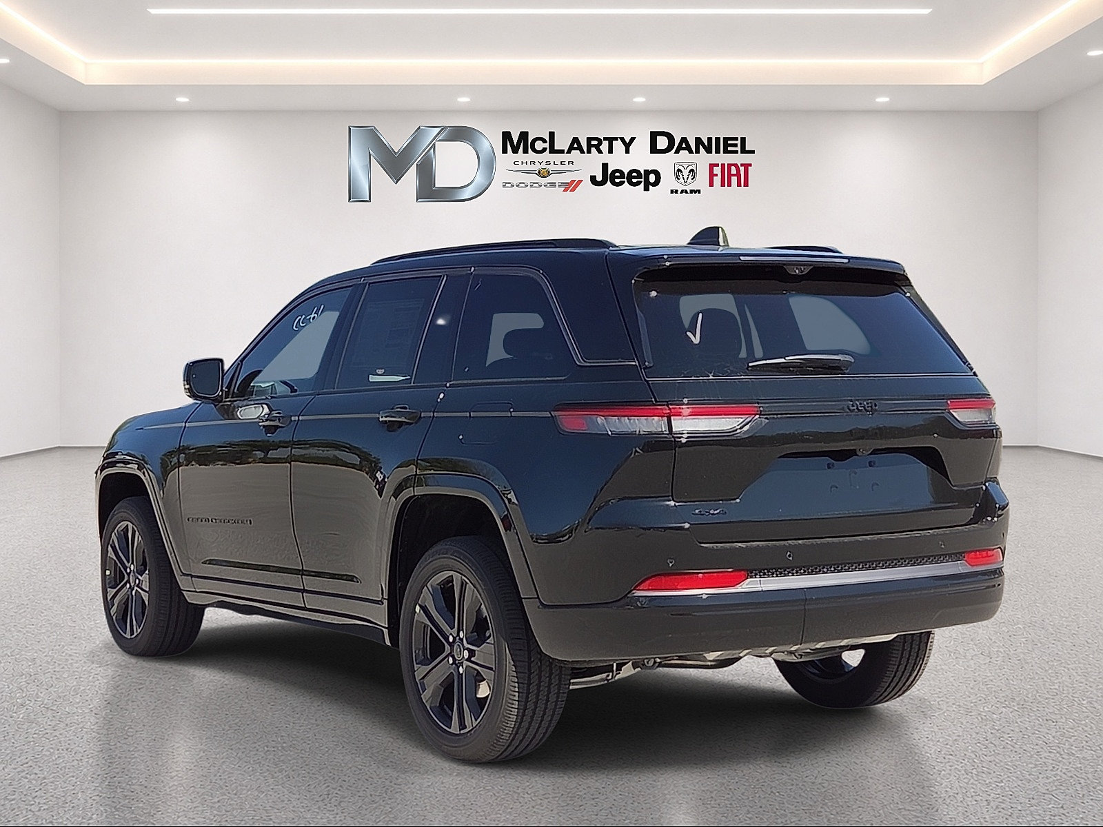 New 2027 Jeep Grand Cherokee Limited AWD/4WD image 4