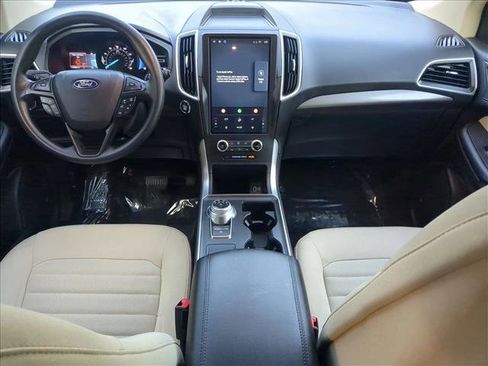 Used 2024 Ford Edge SE image 18