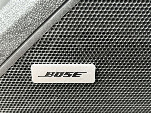 Used 2022 Chevrolet Bolt EUV Premier w/ Sun & Sound Package image 34