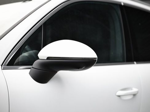 Certified 2025 Porsche Cayenne image 12