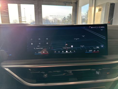 Certified 2025 BMW X7 M60i image 23