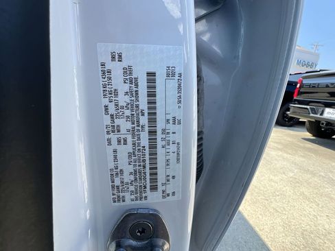 Used 2021 Ford Escape SE image 39