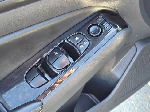 Used 2023 Nissan Altima 2.5 SV FWD image 21