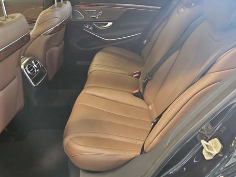 Used 2017 Mercedes-Benz S 550 4MATIC Sedan image 5