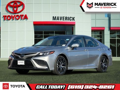 Used 2024 Toyota Camry SE image 1