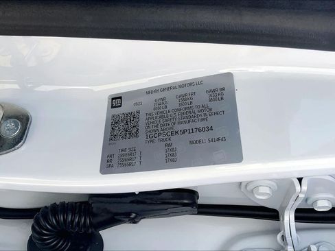 Used 2023 Chevrolet Colorado LT w/ LT Convenience Package II RWD image 36
