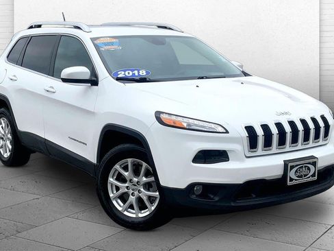 Used 2018 Jeep Cherokee Latitude AWD/4WD image 1