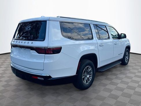 Used 2023 Jeep Wagoneer L Base image 6