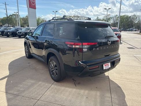New 2026 Nissan Pathfinder SV image 5
