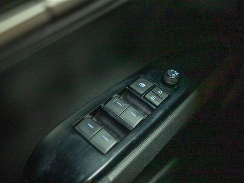 Used 2025 Toyota Camry LE image 27