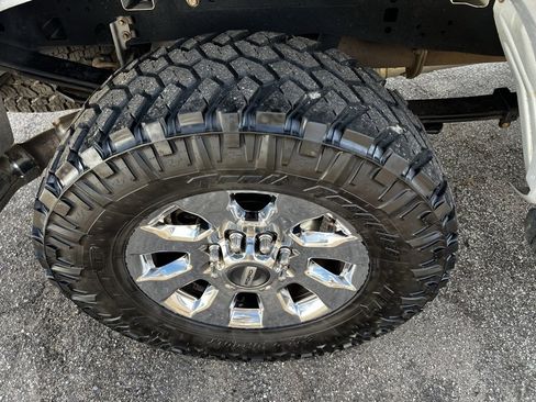 Used 2019 Ford F250 Lariat w/ Lariat Ultimate Package image 40