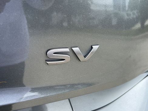 Used 2024 Nissan Rogue SV image 5