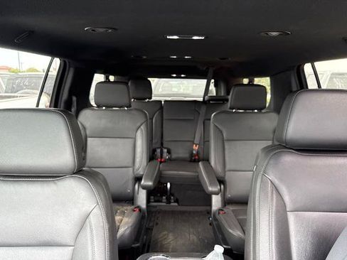 Used 2024 Chevrolet Suburban Z71 w/ Luxury Package AWD/4WD image 10