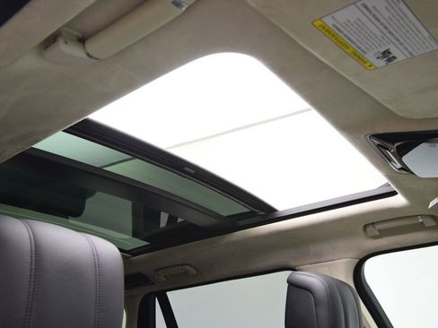 Used 2021 Land Rover Range Rover P525 Westminster Edition LWB image 19