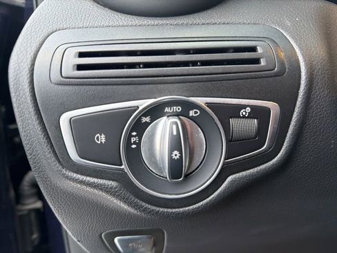 Used 2022 Mercedes-Benz GLC 300 4MATIC image 14