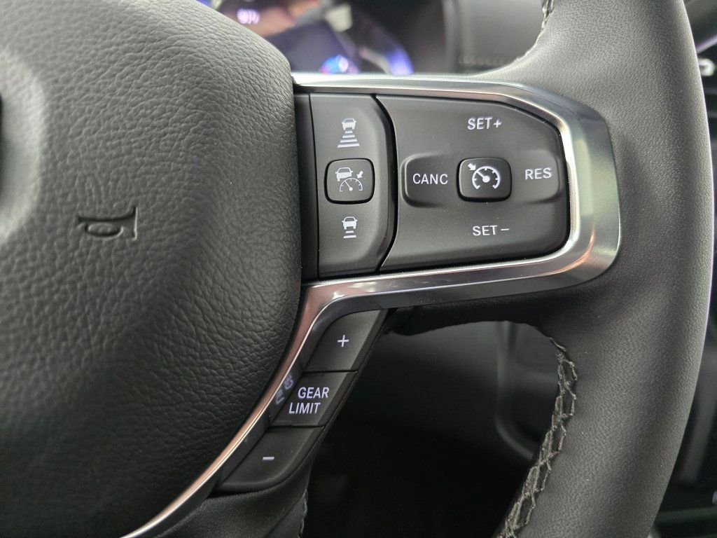 New 2026 RAM 2500 Laramie AWD/4WD image 27