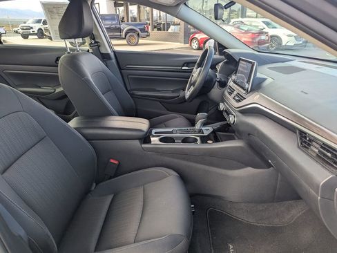 Used 2024 Nissan Altima 2.5 SV image 32