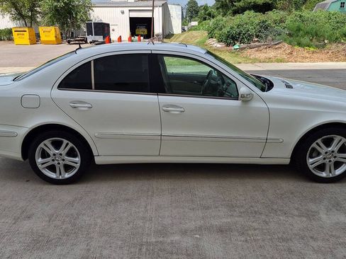 Used 2005 Mercedes-Benz E 500 Sedan image 8
