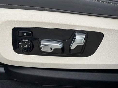 Certified 2023 BMW X7 M60i w/ Executive Package image 21