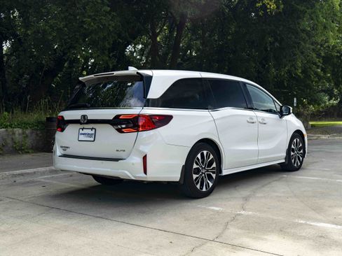 Certified 2025 Honda Odyssey Elite image 9