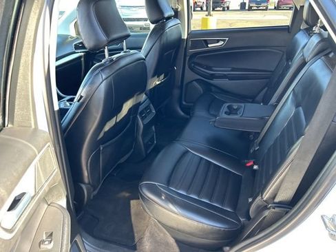 Used 2023 Ford Edge SEL AWD/4WD image 9