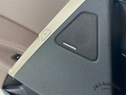 Used 2024 BMW iX xDrive50 w/ Sport Package image 32