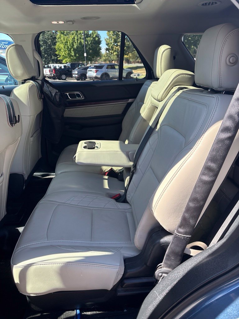 Used 2018 Ford Explorer Platinum AWD/4WD image 10
