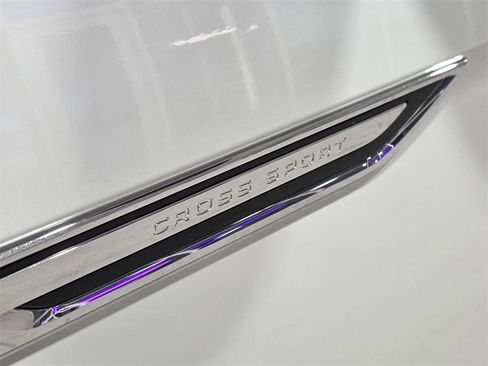 Used 2024 Volkswagen Atlas Cross Sport SEL R-Line image 7