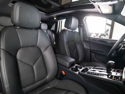 New 2026 Porsche Macan Turbo AWD/4WD image 17