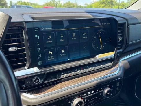 Used 2022 Chevrolet Silverado 1500 LT w/ Z71 Off-Road Package AWD/4WD image 28