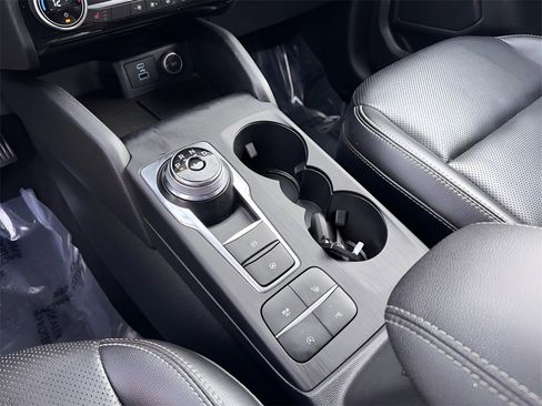 Used 2021 Ford Escape Titanium image 35