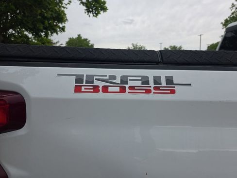 Used 2022 Chevrolet Silverado 1500 LT Trail Boss w/ Bed Protection Package AWD/4WD image 8